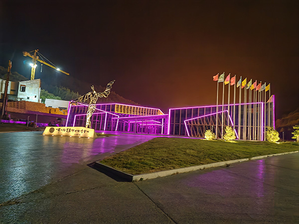 城市亮化是现代城市建设的重要组成部分，它不仅可以美化城市的夜景，还能提升城市的整体形象。随着科技的不断进步，城市亮化也得到了更多的关注和创新。本文将介绍一些关于城市亮化的创意和技术，帮助读者了解甘肃城市亮化的重要性以及如何进行甘肃城市亮化的规划和实施。